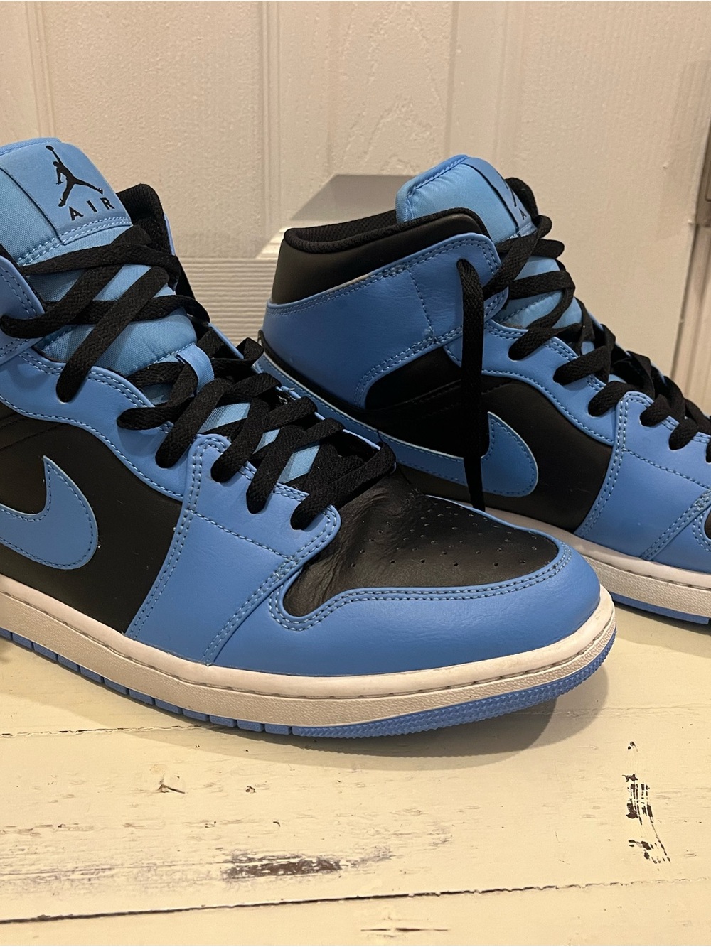 Air Jordan 1 Mid - University Blue & Black Size 14 EUC